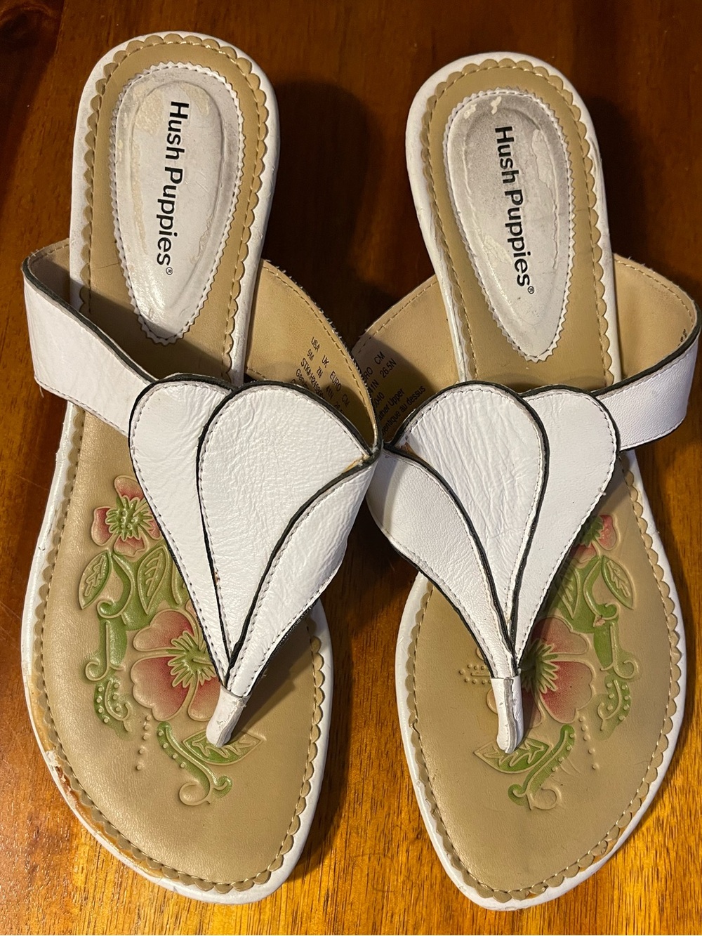 Hush Puppies White Leather Floral Embossed Thong Sandals Sz 9M